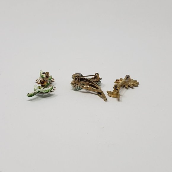 Vintage Spring Flower Brooch Trio - Picture 4 of 4